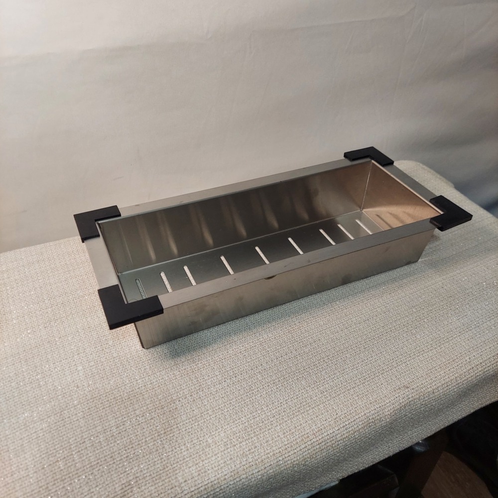Kitchen Sink‎ Colander in Stainless Steel 16.5" x 7.25" x 3"
